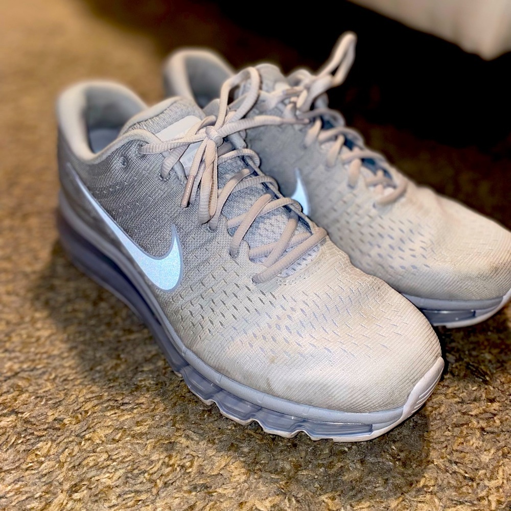 Nike shoes. Air max 2017. Size 9 men.